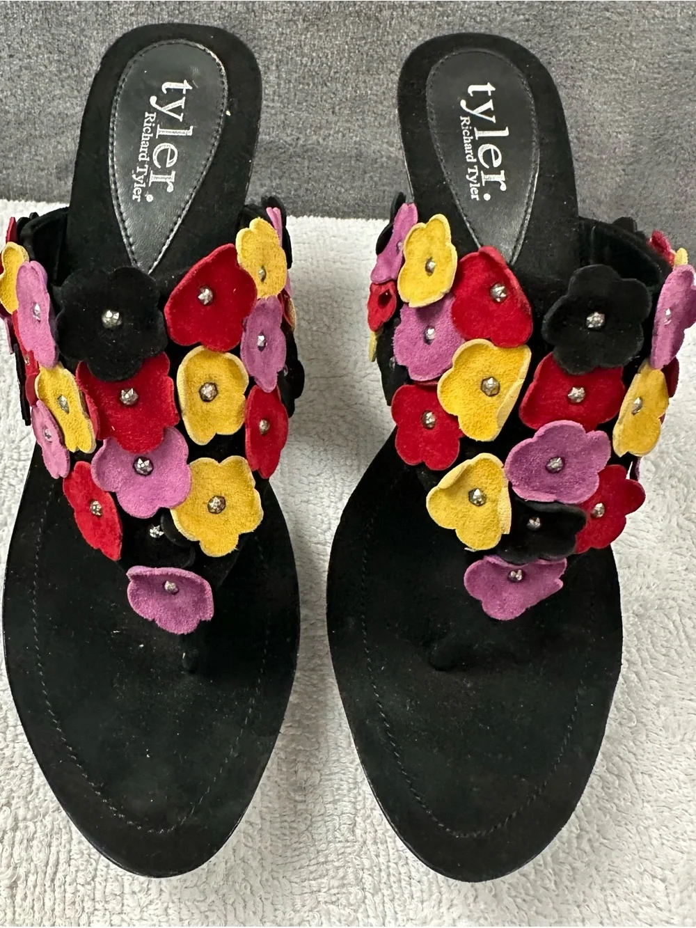 Richard Tyler Black Suede Floral Appliqué Thong Sandals